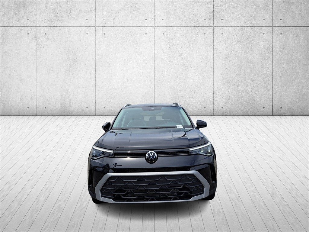 2025 Volkswagen Taos SE photo 2