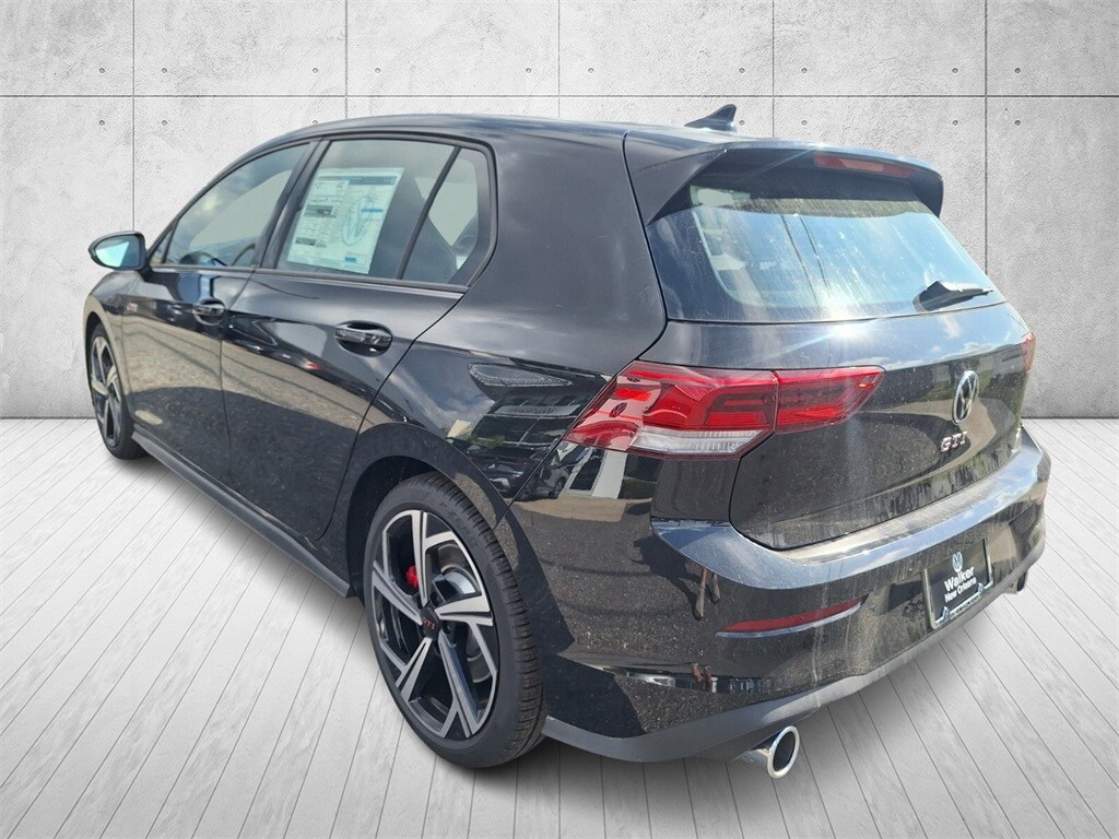 2026 Volkswagen Golf GTI SE photo 3