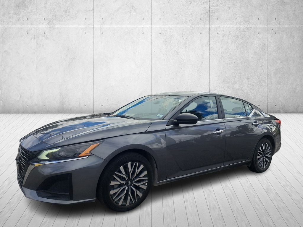 2025 Nissan Altima SV's photo