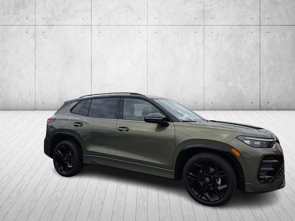 New 2026 Volkswagen Tiguan 2.0T SE R-Line Black SUV