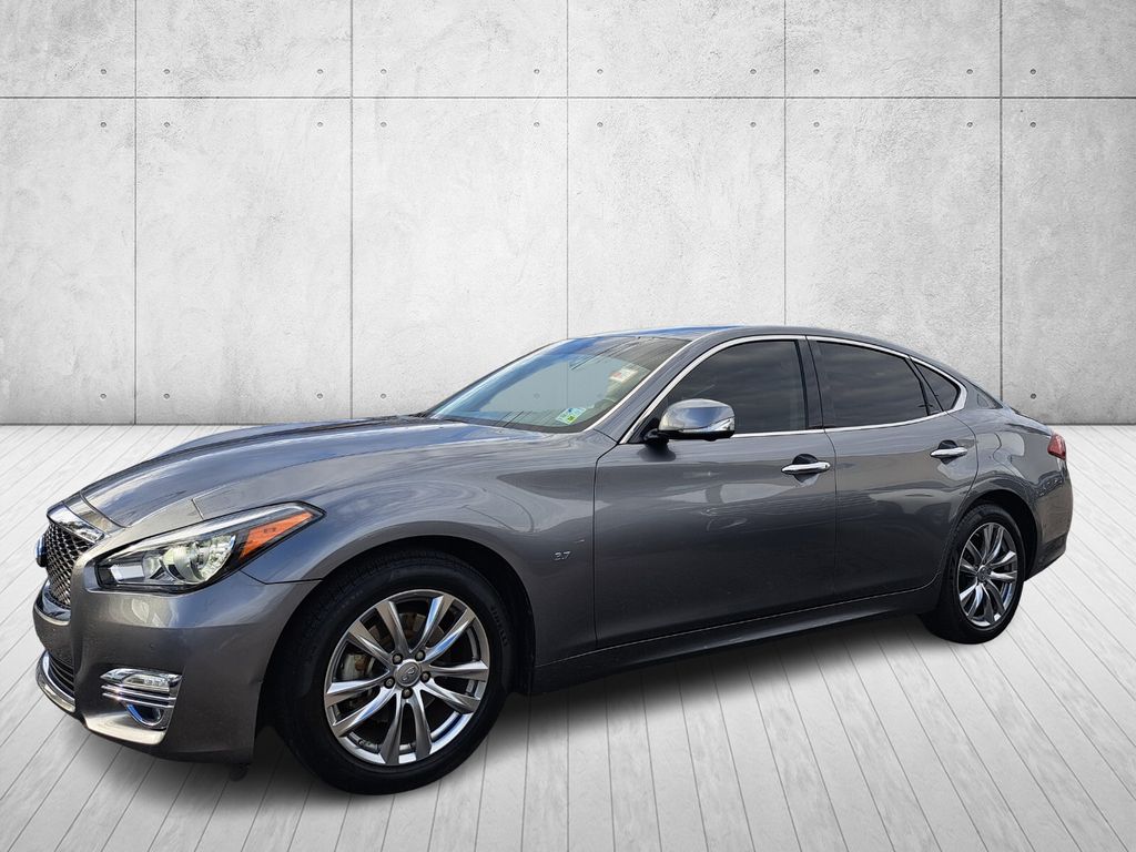 2015 INFINITI Q70 3.7's photo