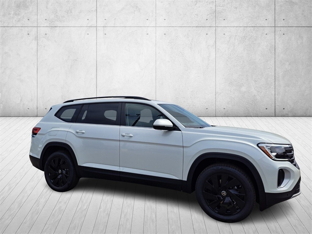 2026 Volkswagen Atlas SE Technology photo 2