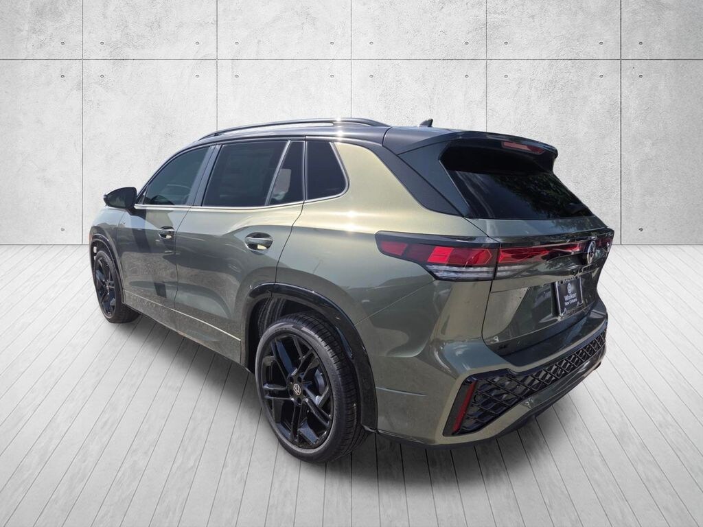 New 2026 Volkswagen Tiguan 2.0T SE R-Line Black SUV