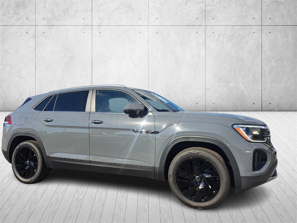 2026 Volkswagen Atlas Cross Sport SE photo 3