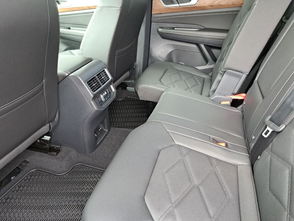 2026 Volkswagen Atlas SE w/Tech - Photo 22