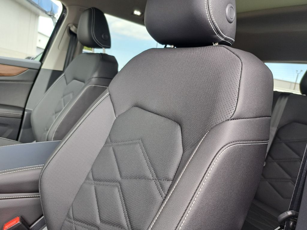 2026 Volkswagen Atlas SE w/Tech - Photo 19