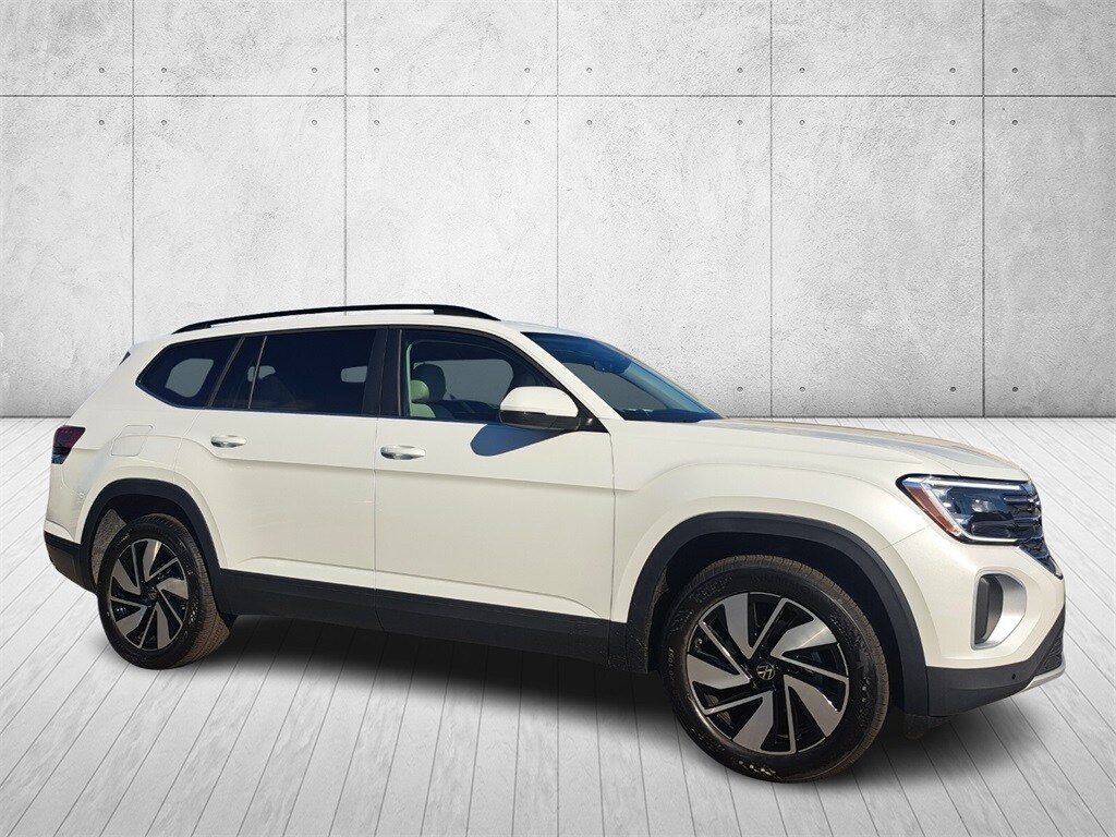 2026 Volkswagen Atlas SE Technology photo 3