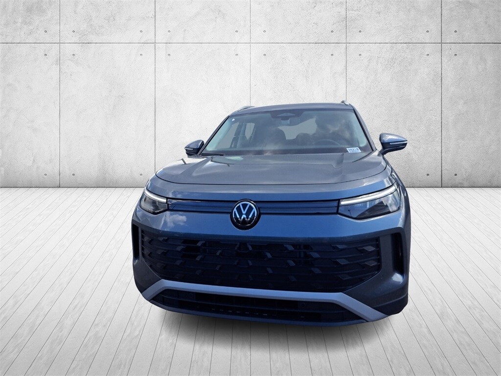 2025 Volkswagen Tiguan SE photo 2