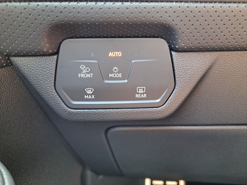 2026 Volkswagen Atlas Cross Sport SEL Premium R-LINE - Photo 13
