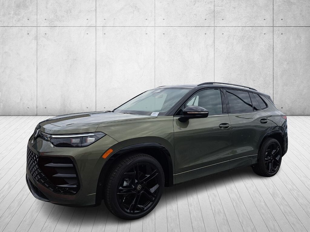 New 2026 Volkswagen Tiguan 2.0T SE R-Line Black SUV