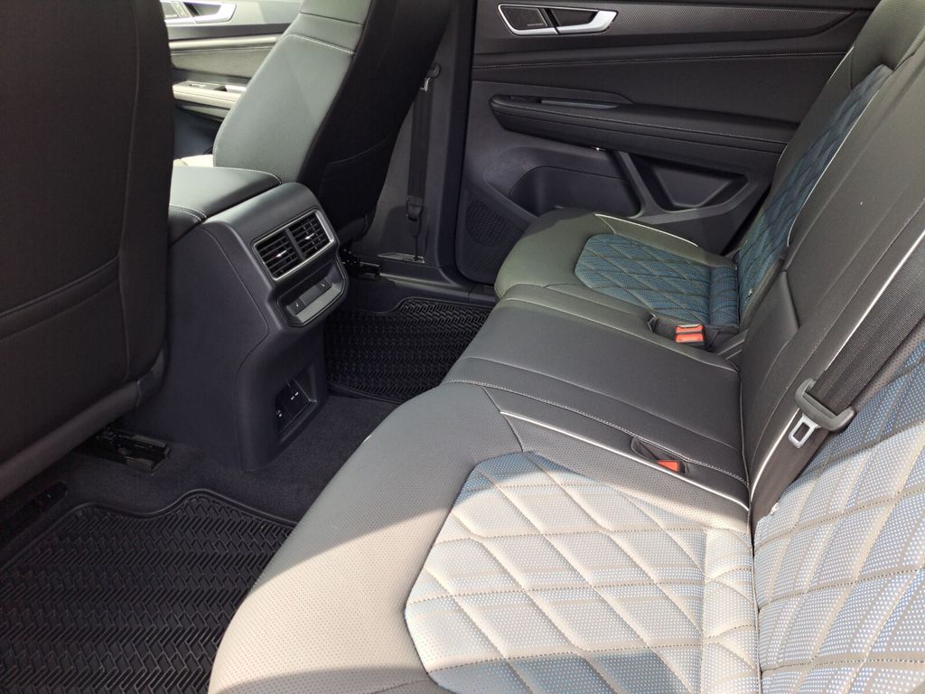 2026 Volkswagen Atlas Cross Sport SEL Premium R-LINE - Photo 19
