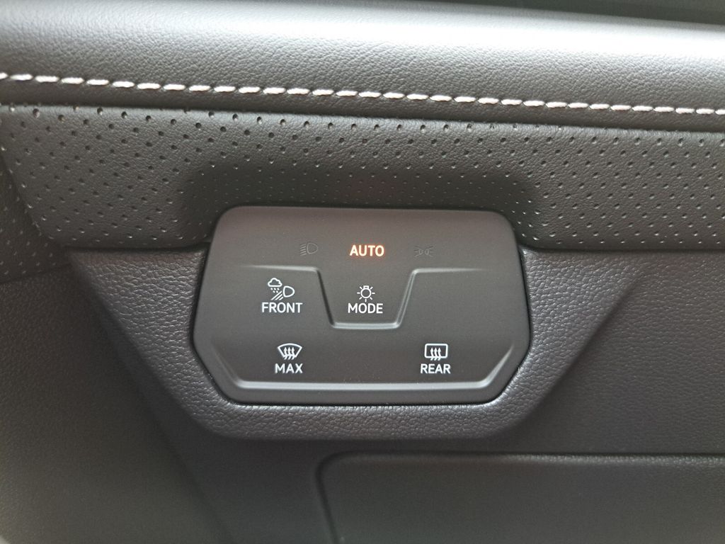 2026 Volkswagen Atlas SE w/Tech - Photo 15