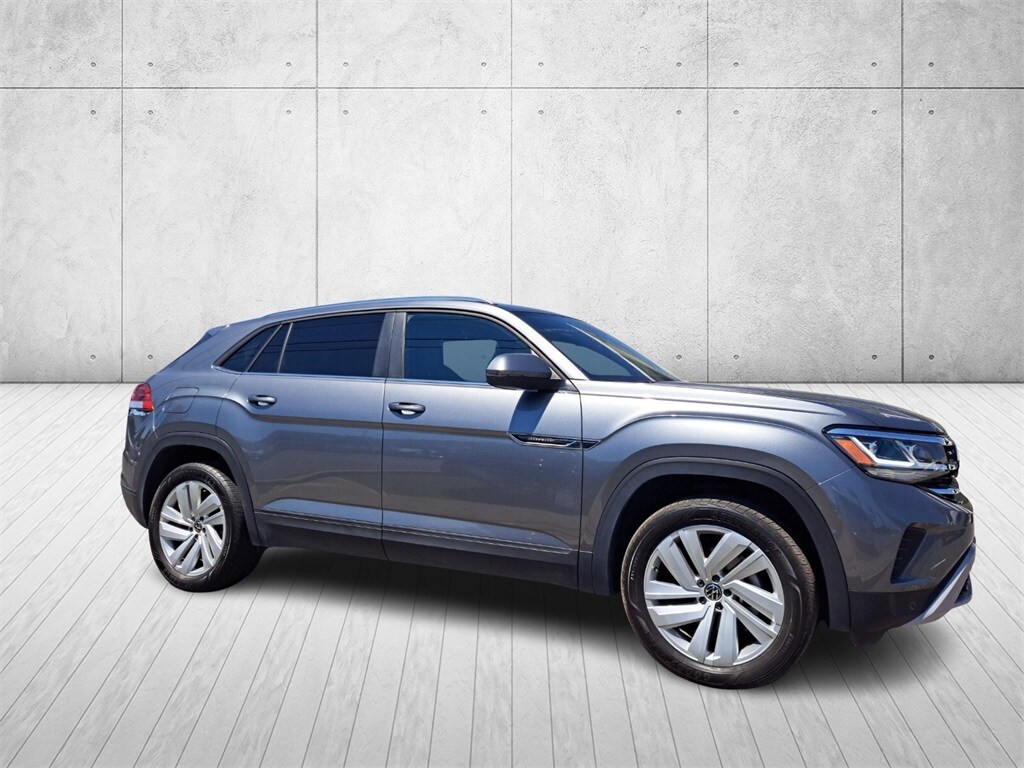 2023 Volkswagen Atlas Cross Sport V6 SE Technology photo 2