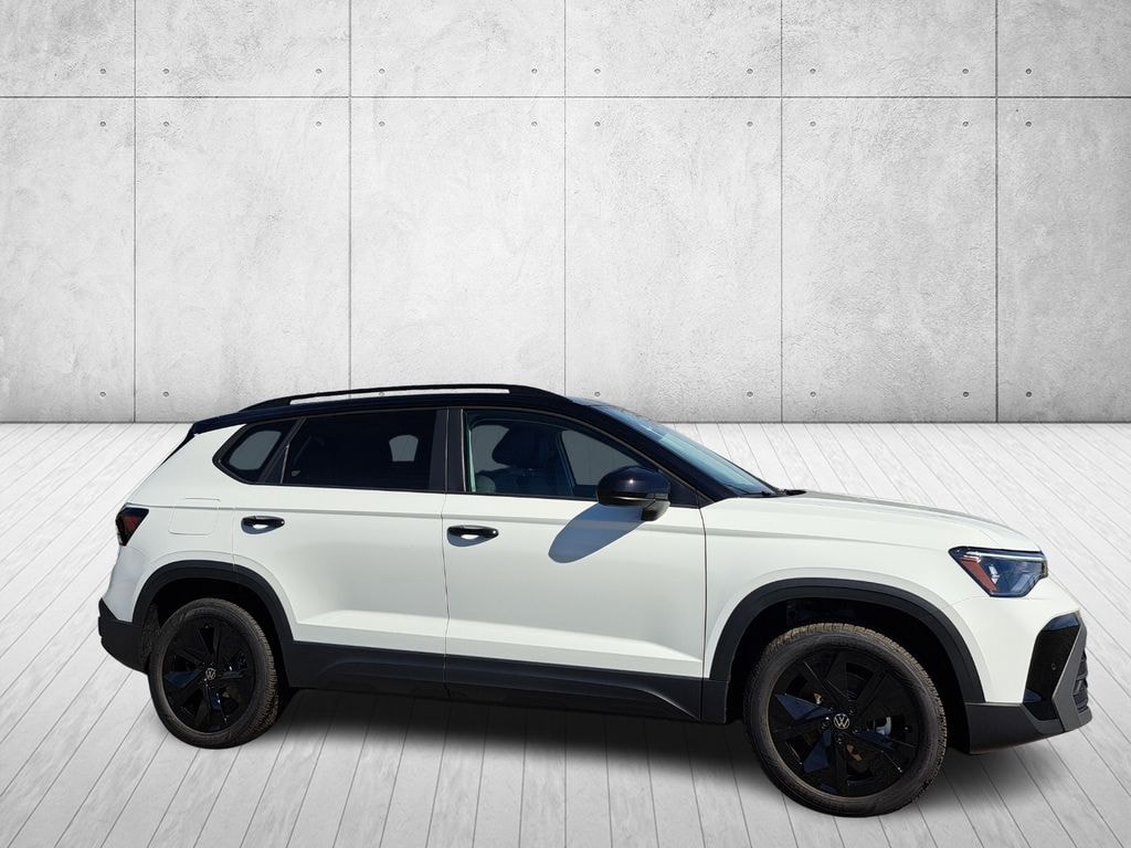 New 2026 Volkswagen Taos 1.5T SE Black SUV