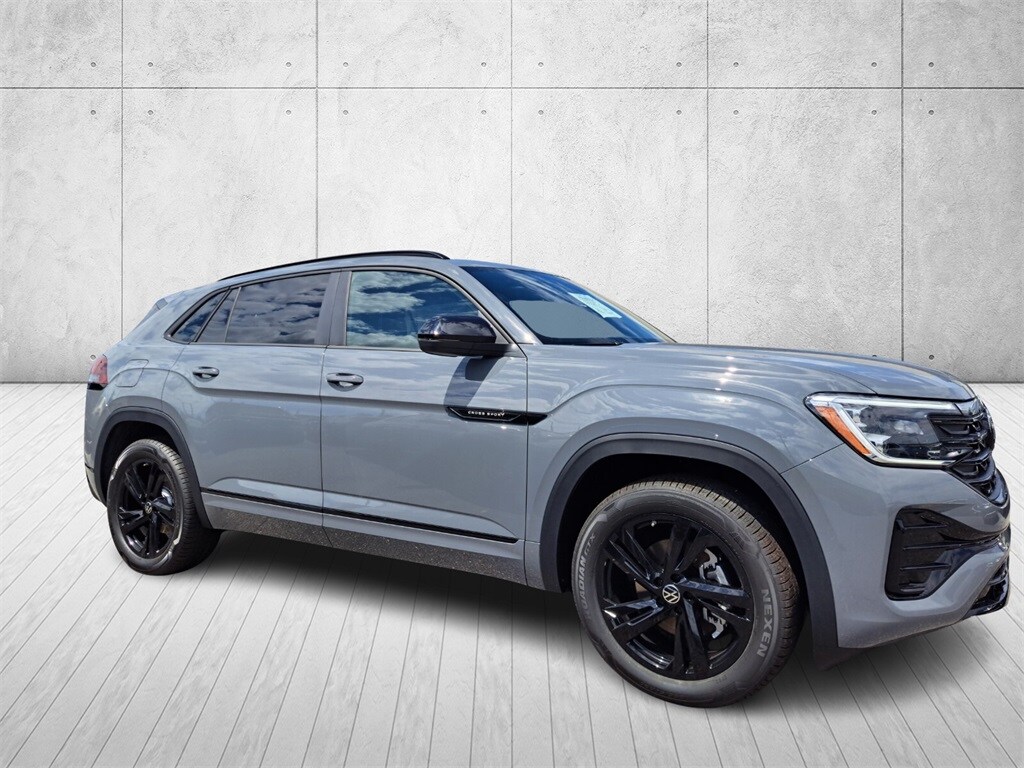 2026 Volkswagen Atlas Cross Sport SEL R-Line photo 3
