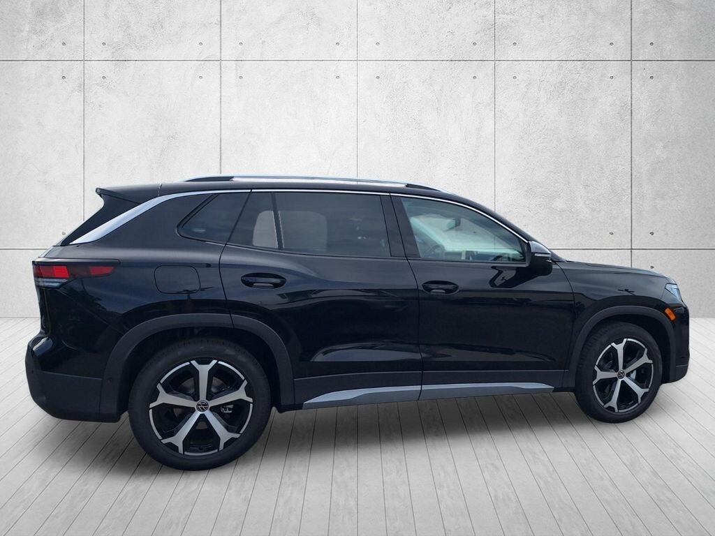 New 2026 Volkswagen Tiguan 2.0T SE SUV