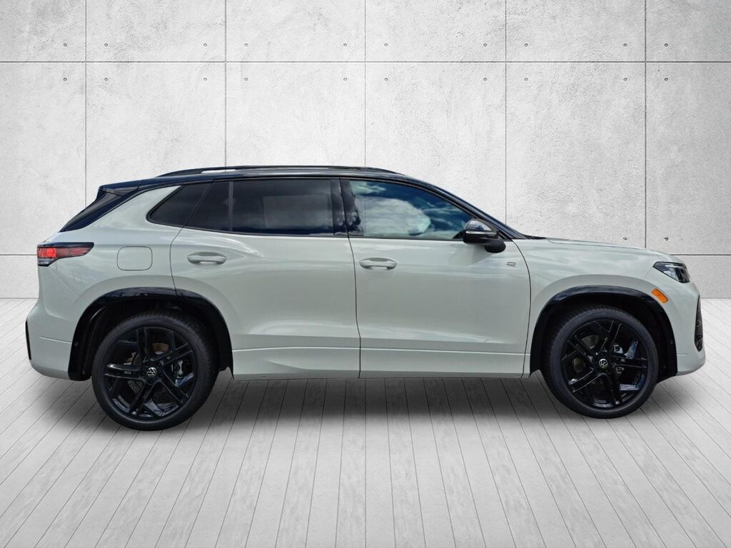 New 2026 Volkswagen Tiguan 2.0T SE R-Line Black SUV