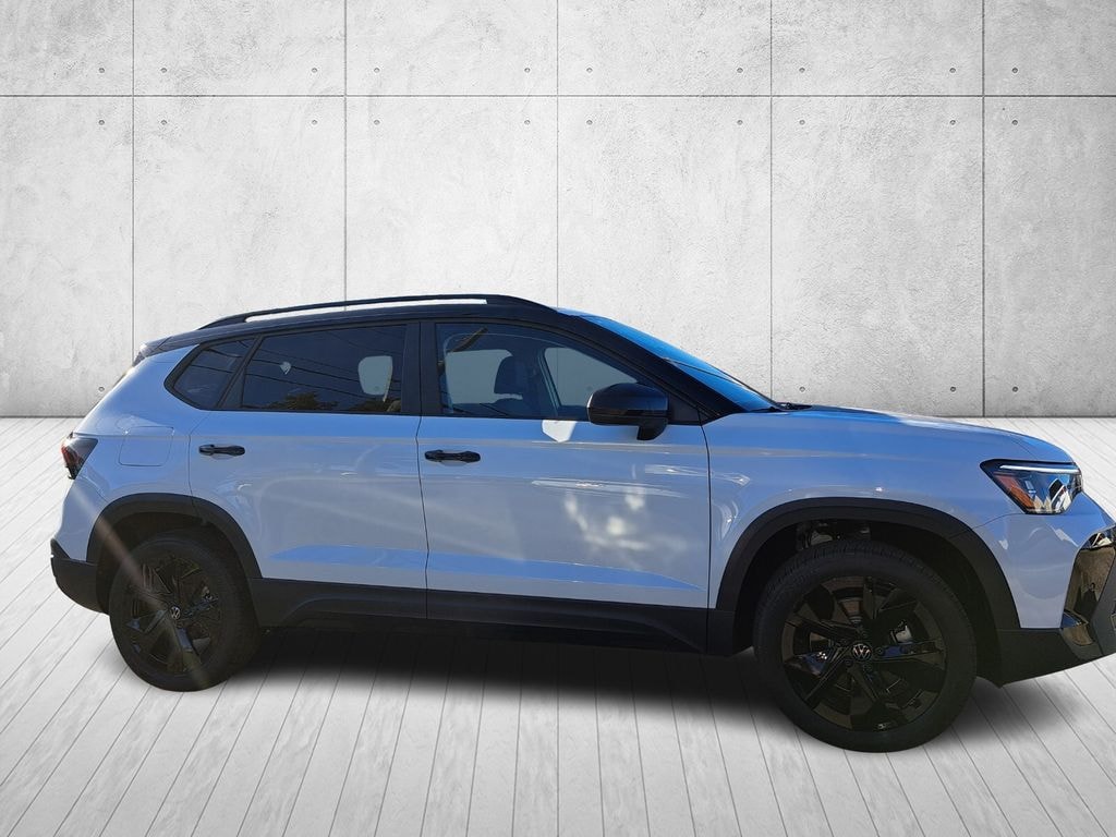 New 2026 Volkswagen Taos 1.5T SE Black SUV