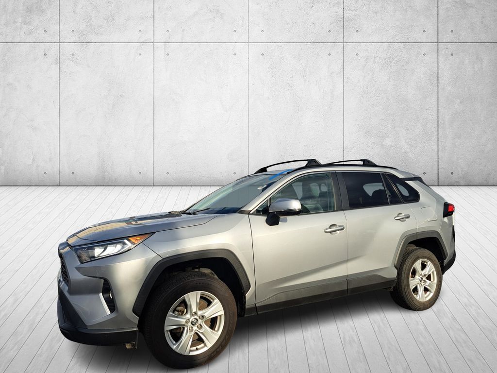 2020 Toyota RAV4 XLE's photo