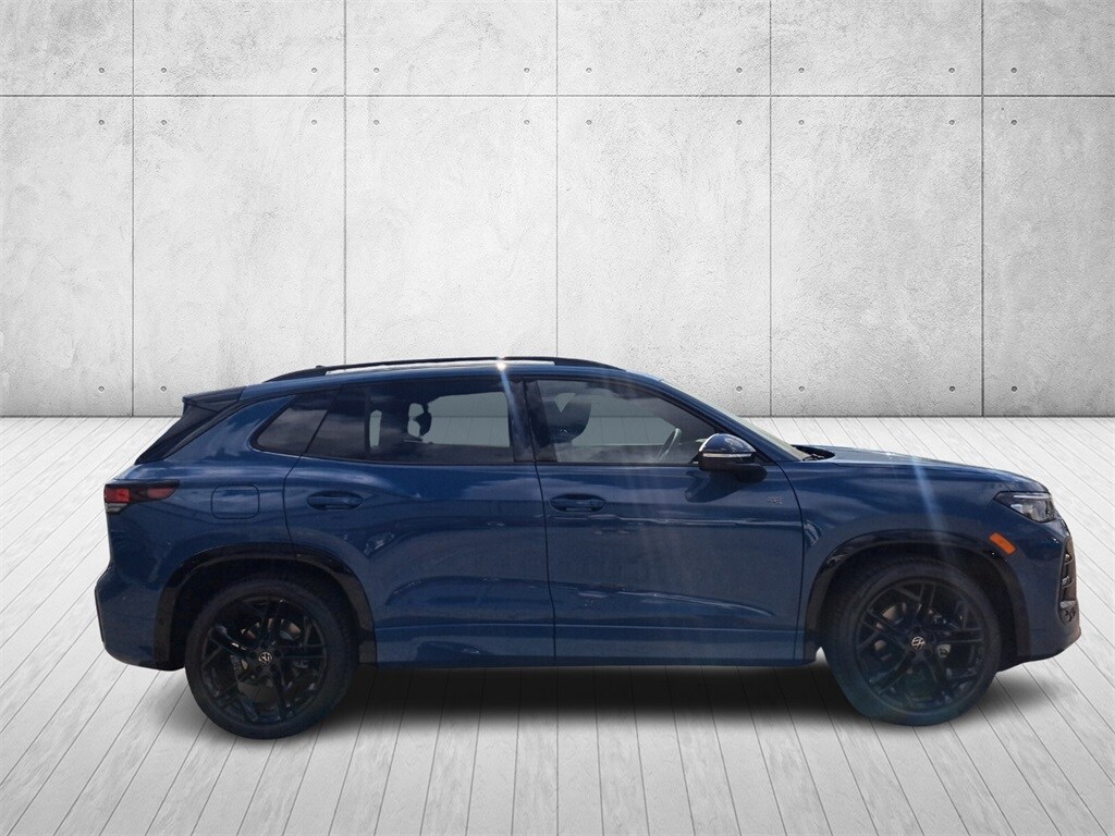 2025 Volkswagen Tiguan SE R-Line Black photo 4