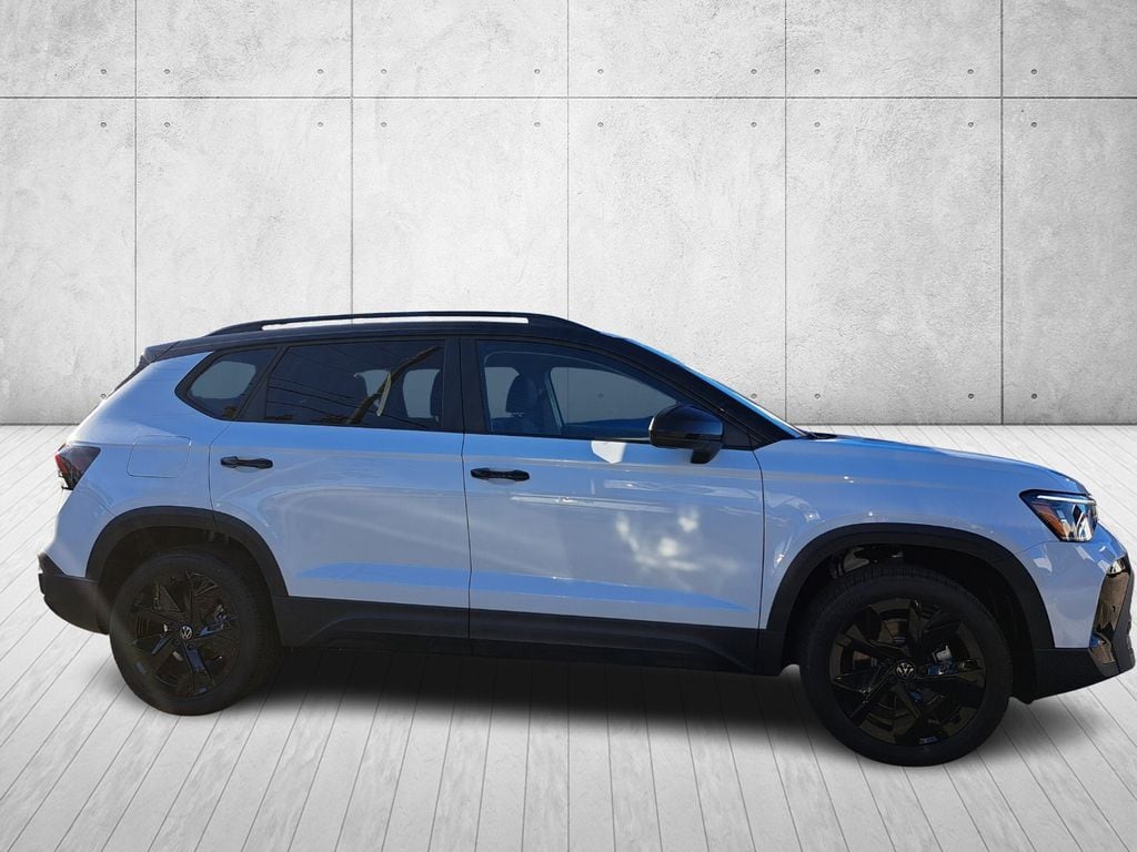 New 2026 Volkswagen Taos 1.5T SE Black SUV