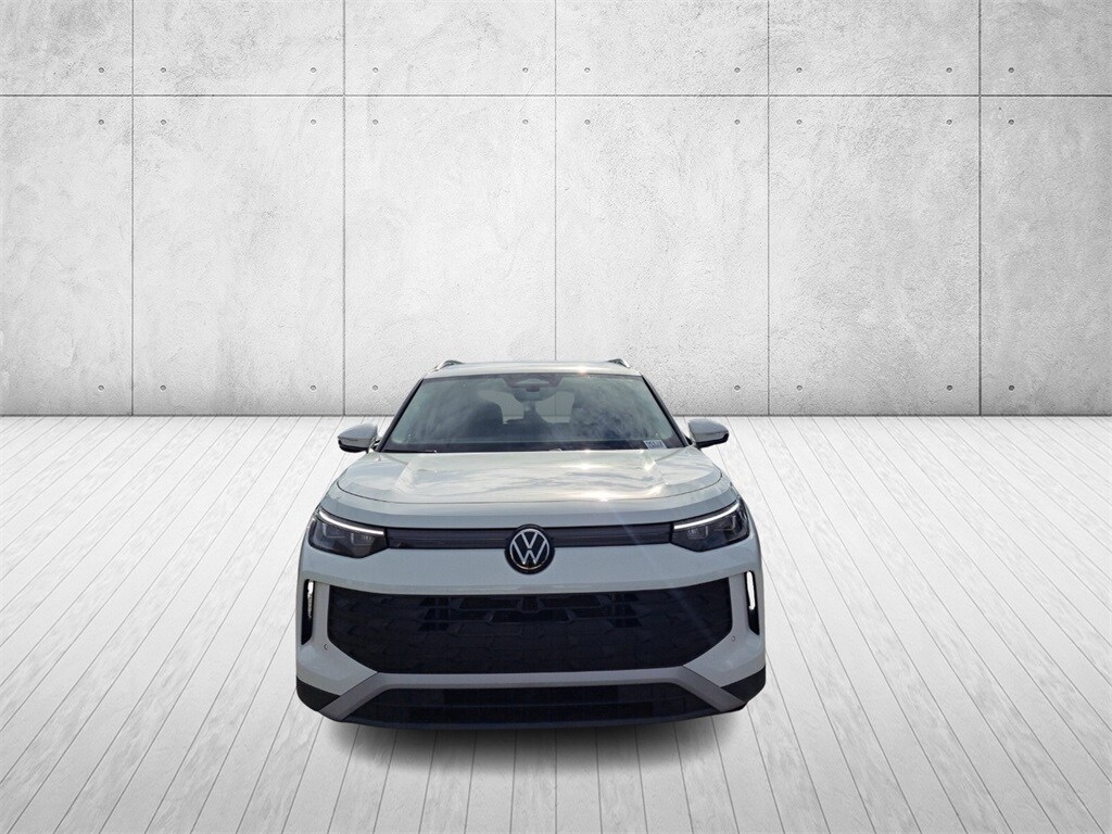 2025 Volkswagen Tiguan S photo 2