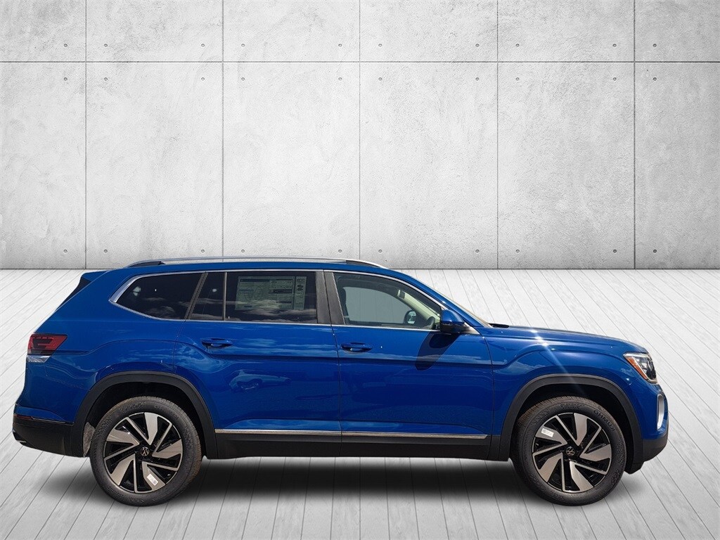 2025 Volkswagen Atlas SEL photo 4