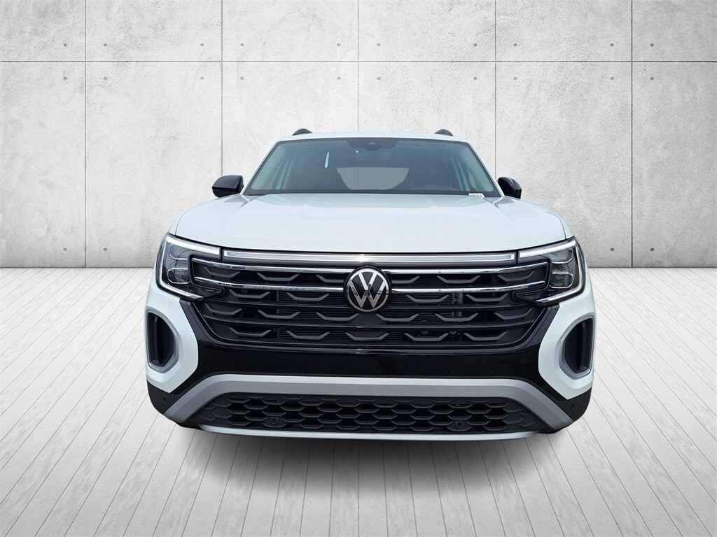 2025 Volkswagen Atlas SE Technology Peak Edition photo 2