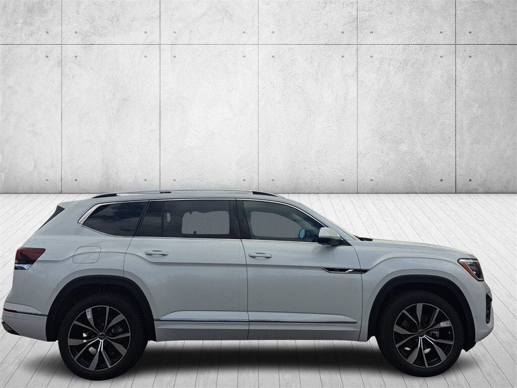 2025 Volkswagen Atlas SEL Premium R-Line photo 3