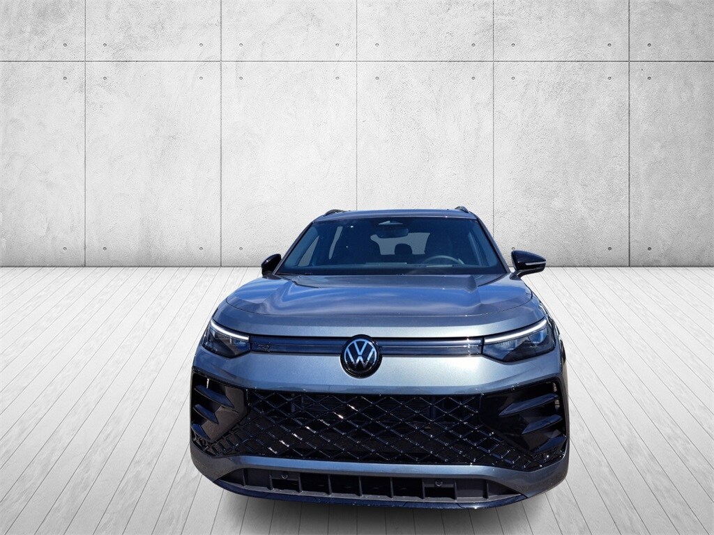 2025 Volkswagen Tiguan SE R-Line Black photo 2