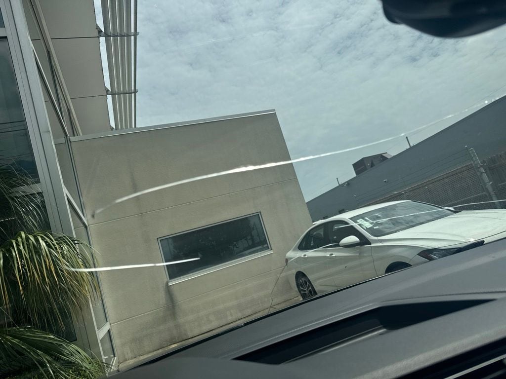 2024 Volkswagen Tiguan 2.0T SE's photo