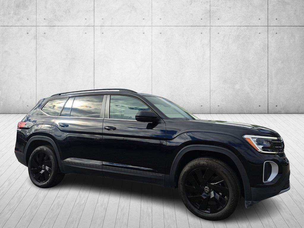 Used 2025 Volkswagen Atlas 2.0T SE w/Technology SUV