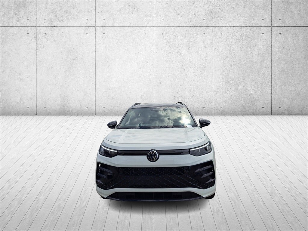 2025 Volkswagen Tiguan SE R-Line Black photo 2