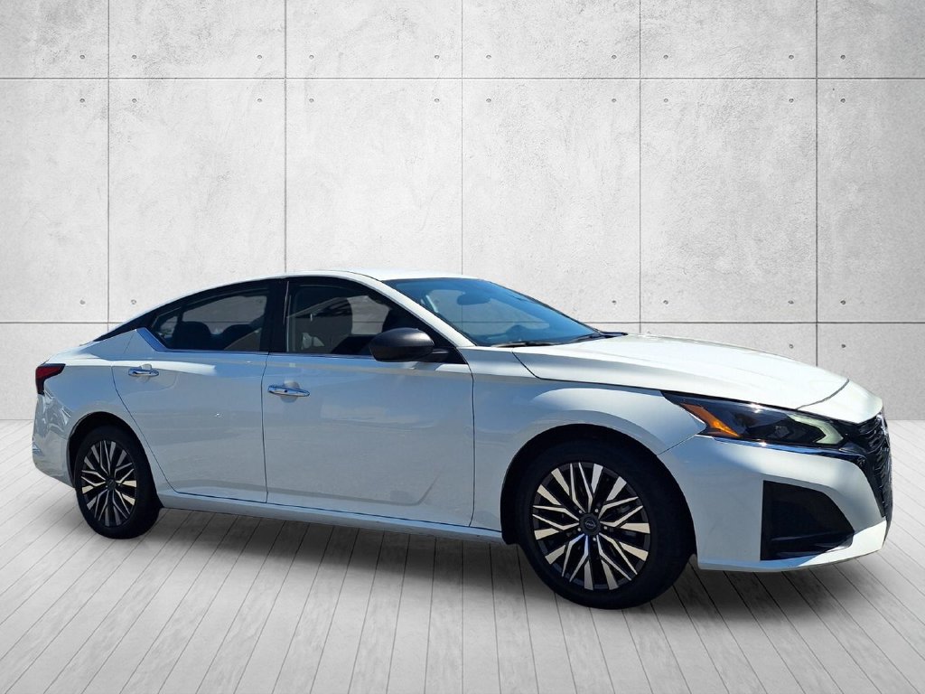Used 2025 Nissan Altima 2.5 SV Sedan