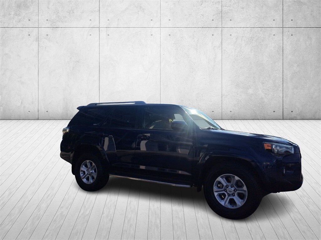 2018 Toyota 4Runner SR5 photo 4