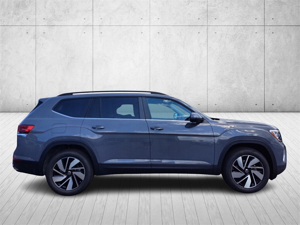 2026 Volkswagen Atlas SE Technology photo 2