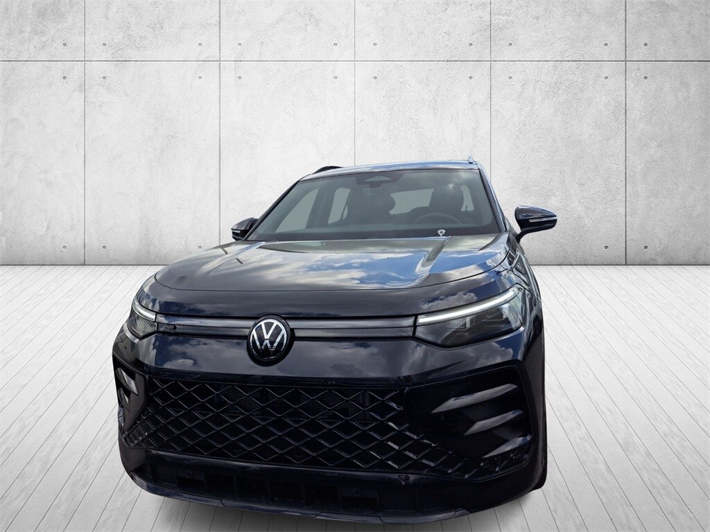 2025 Volkswagen Tiguan SE R-Line Black photo 2