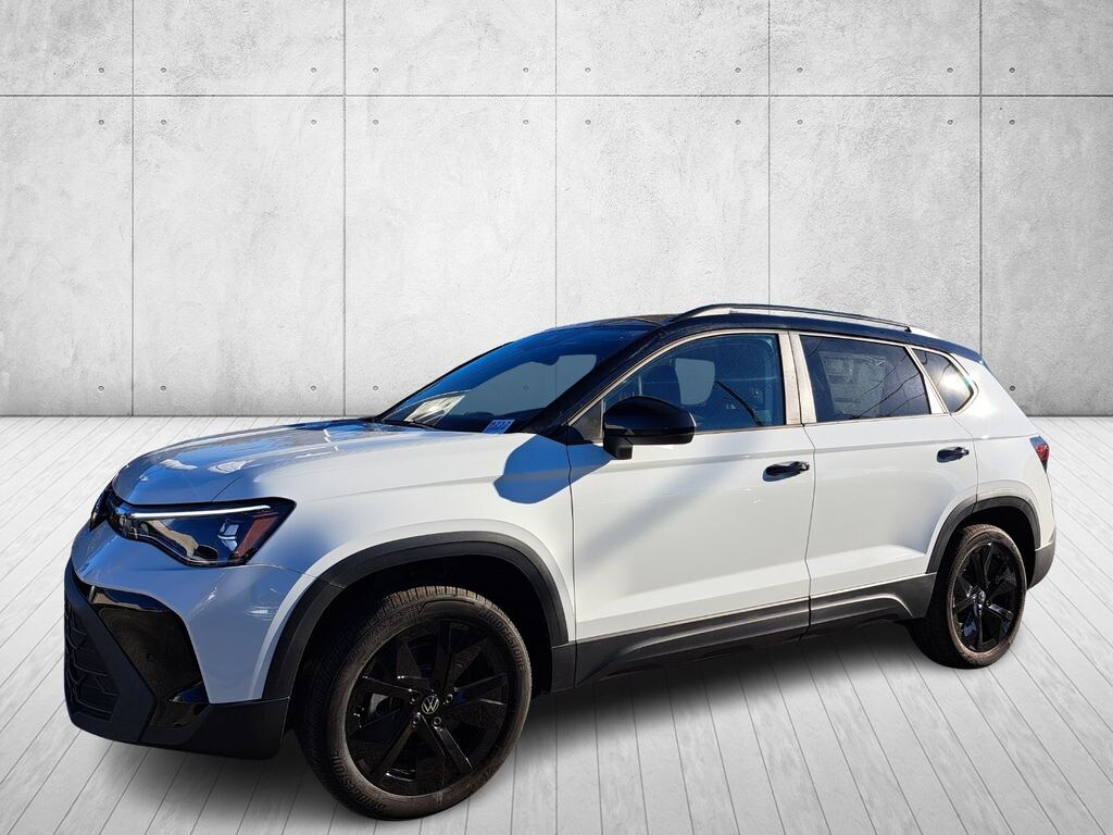 New 2026 Volkswagen Taos 1.5T SE Black SUV