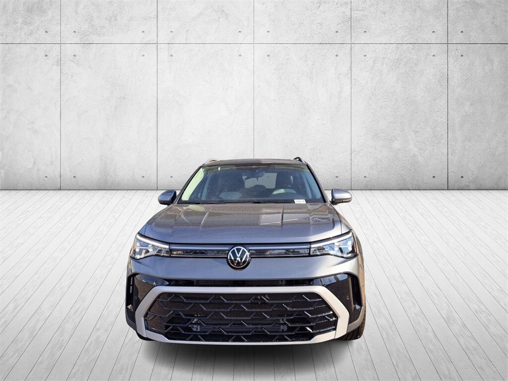 2025 Volkswagen Taos SEL photo 2
