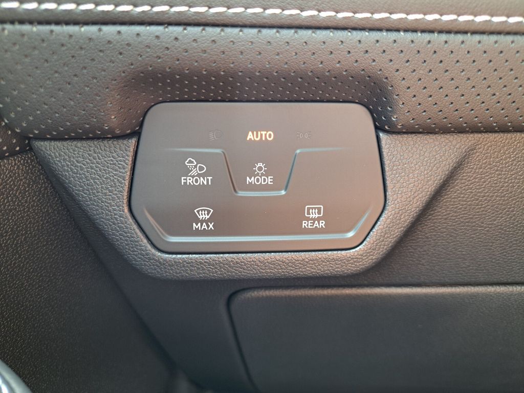 2026 Volkswagen Atlas Cross Sport SE w/Tech - Photo 15