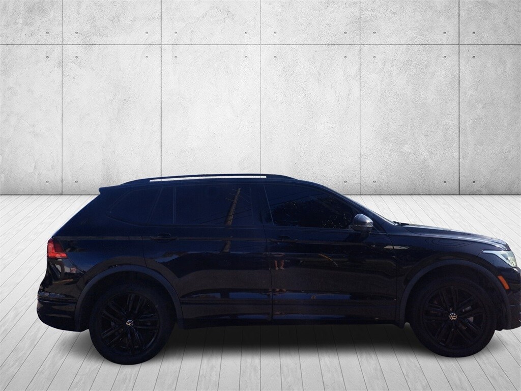 2022 Volkswagen Tiguan SE R-Line Black photo 4