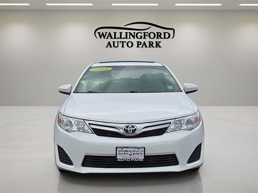2012 Toyota Camry LE photo 2