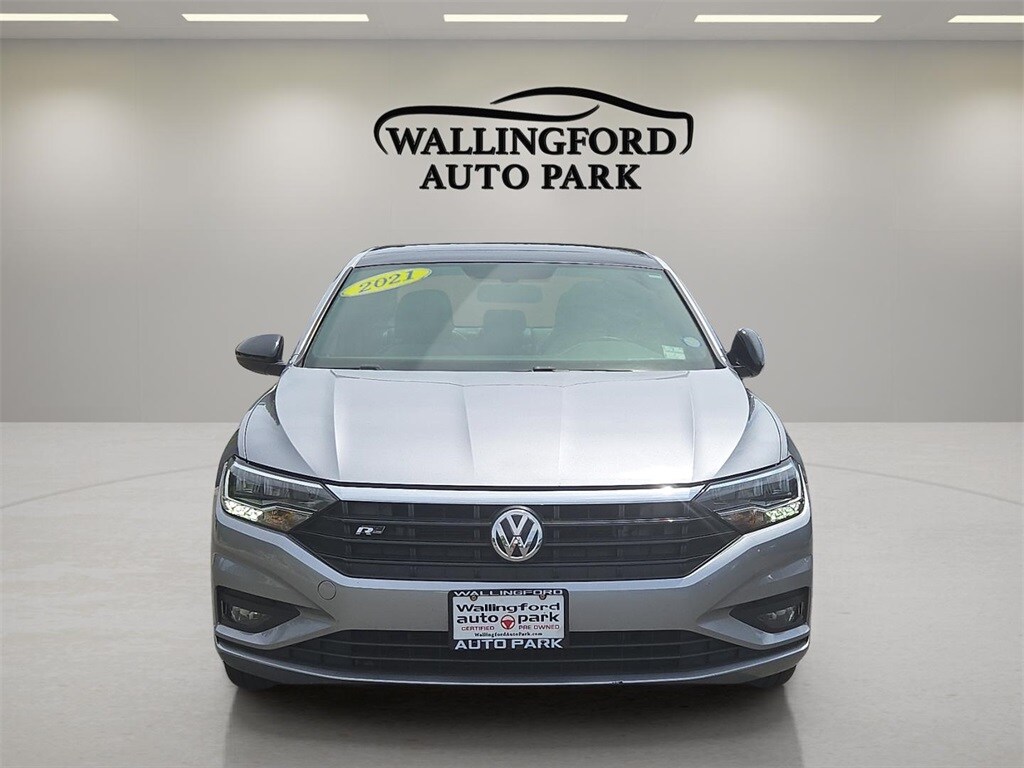 2021 Volkswagen Jetta R-Line photo 2