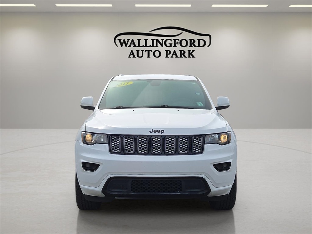 Used 2017 Jeep Grand Cherokee Altitude SUV