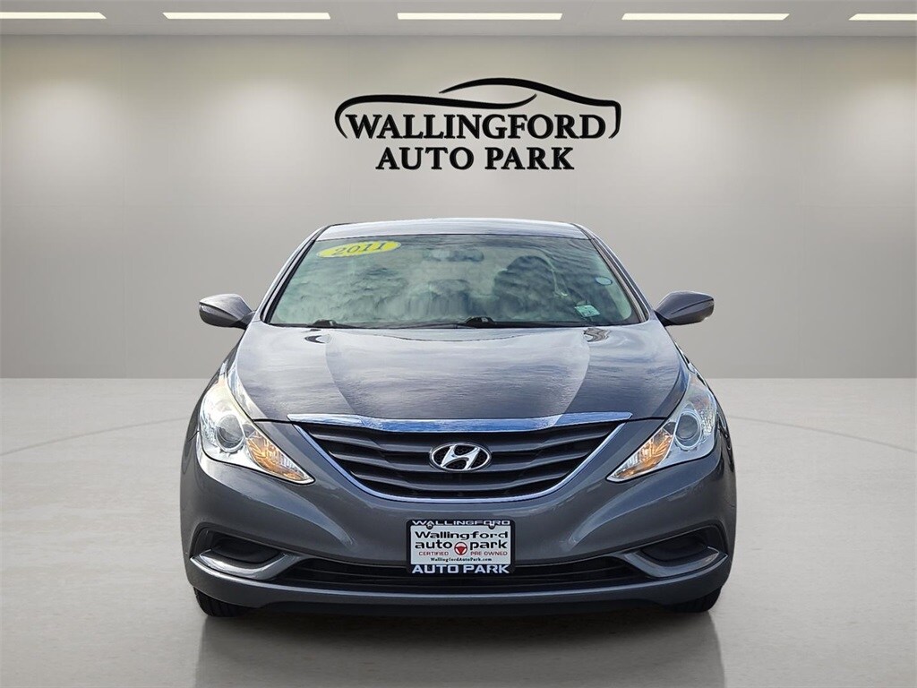 2011 Hyundai Sonata GLS photo 2