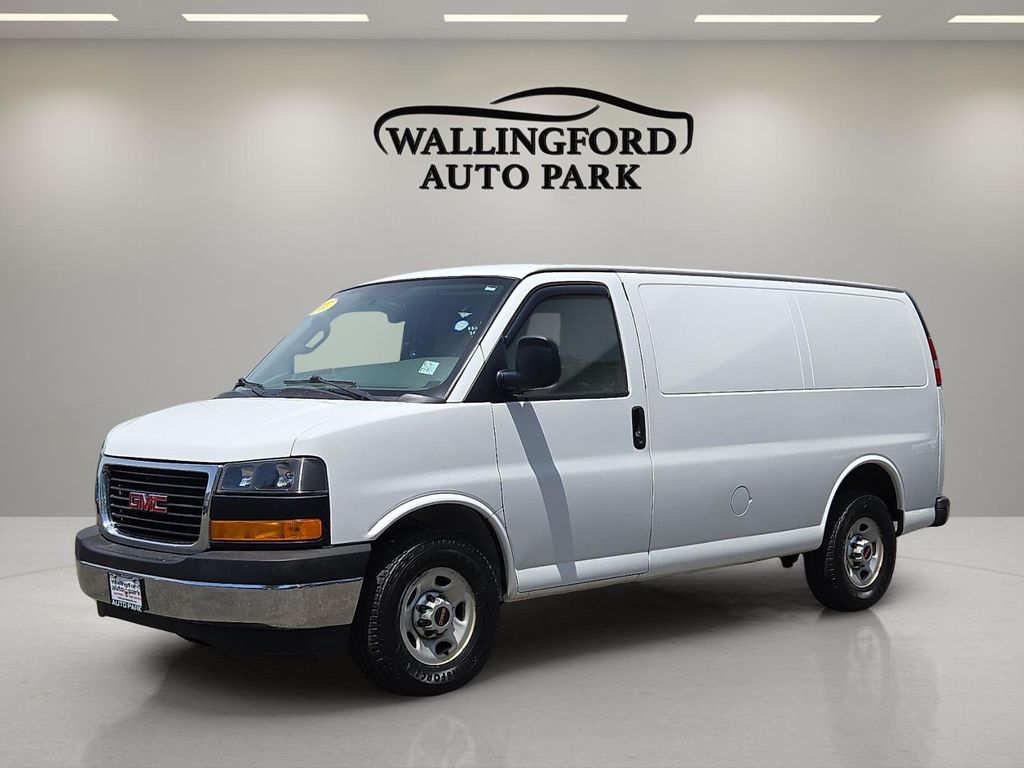 2017 GMC Savana 2500's photo