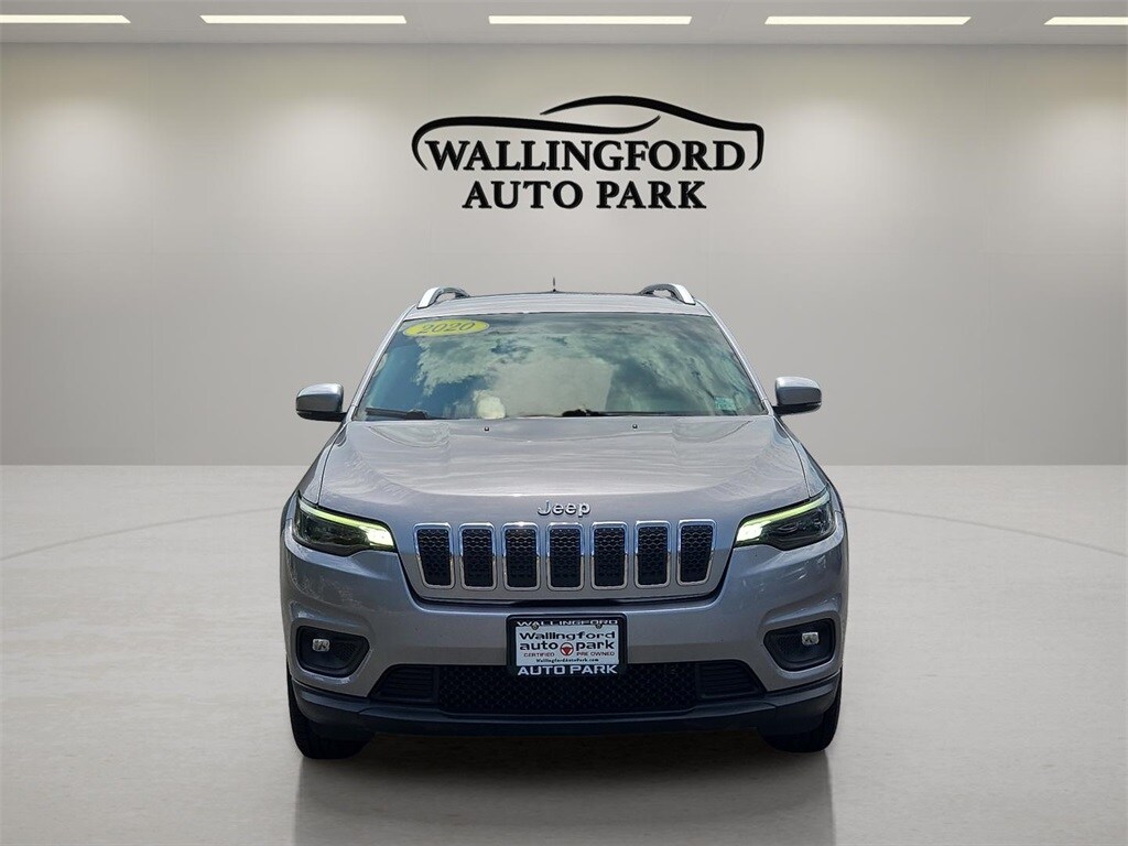 2020 Jeep Cherokee Latitude photo 2