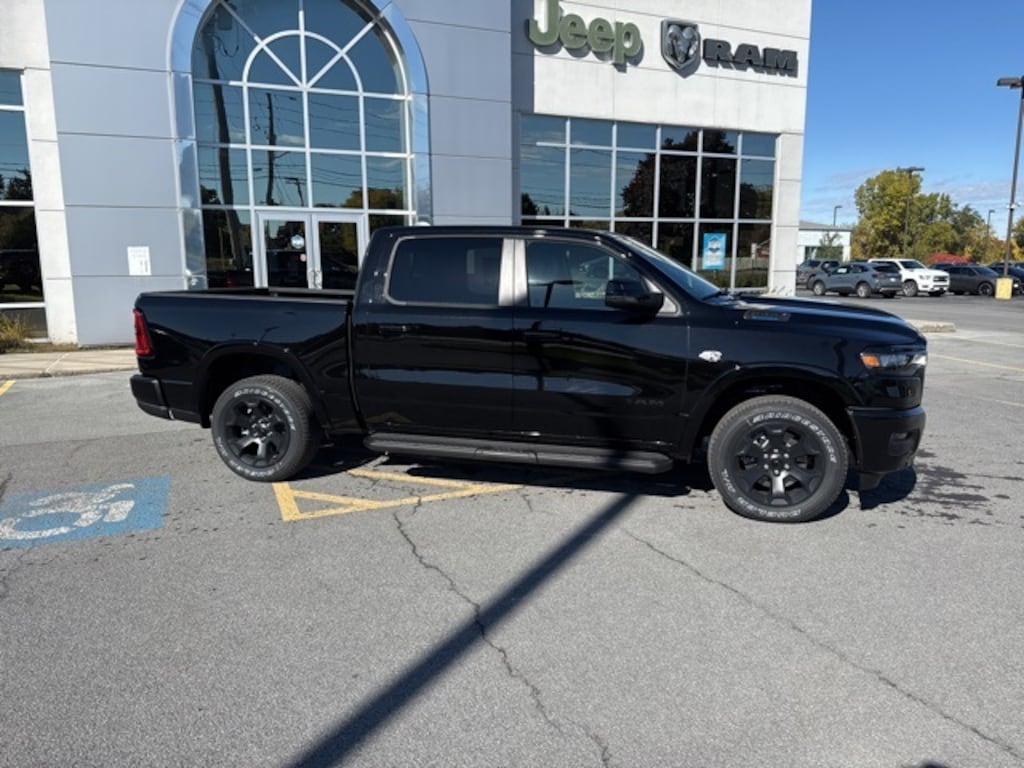 New 2026 Ram 1500 BIG HORN CREW CAB 4X4 5'7 BOX Pickup