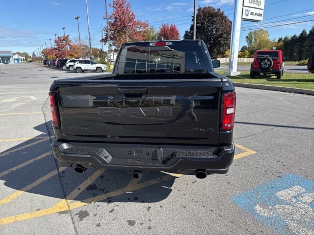 New 2026 Ram 1500 BIG HORN CREW CAB 4X4 5'7 BOX Pickup