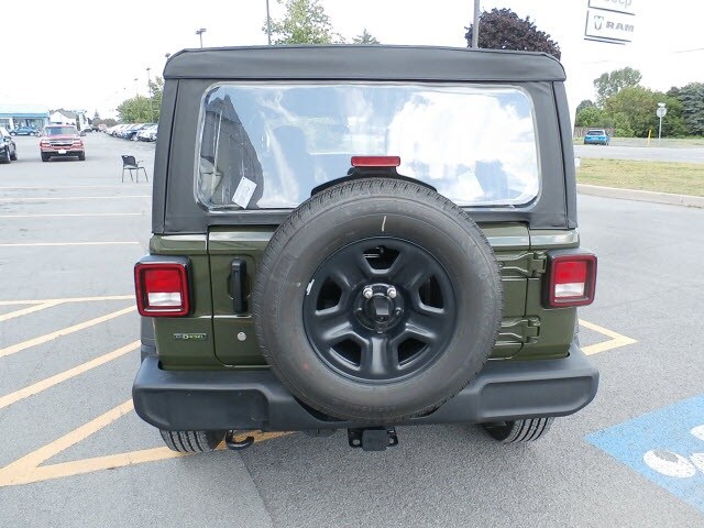 2022 Jeep Wrangler Unlimited Sport photo 4